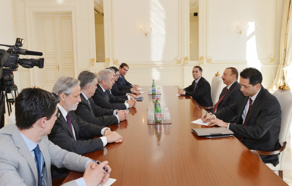 Le président azerbaïdjanais Ilham Aliyev a reçu la délégation dirigée par Dimitris Avramopoulos, ministre grec des affaires étrangères
