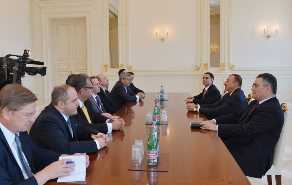 Le président azerbaïdjanais Ilham Aliyev a reçu la délégation dirigée par le président du groupe politique des consérvateurs et réformateurs européens du Parlement européen