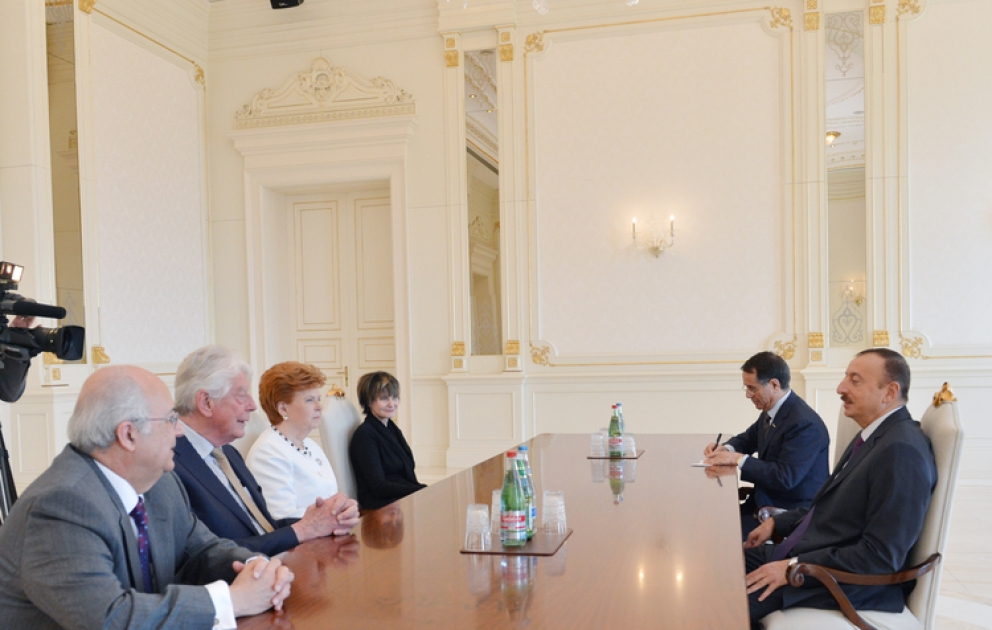 Le président azerbaïdjanais Ilham Aliyev a reçu les coprésidents du groupe d’administration du Centre international Nizami Gandjavi, le président et le membre du club de Madrid