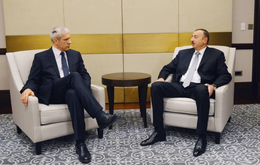 Le président Ilham Aliyev s’entretient avec l’ancien président serbe Boris Tadic