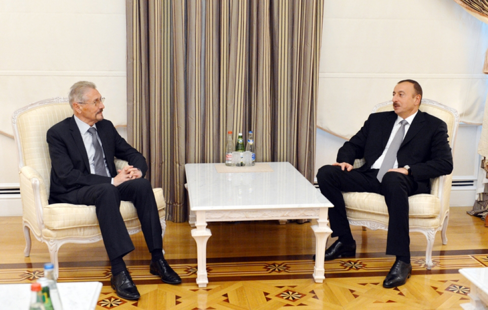 Le président azerbaïdjanais Ilham Aliyev a reçu l’ancien président roumain Emil Constantinescu