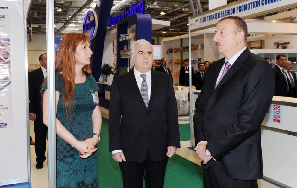 Le président Ilham Aliyev a visité le XIXe Salon international de l’industrie alimentaire d’Azerbaïdjan et le VIIe Salon international d’agriculture d’Azerbaïdjan