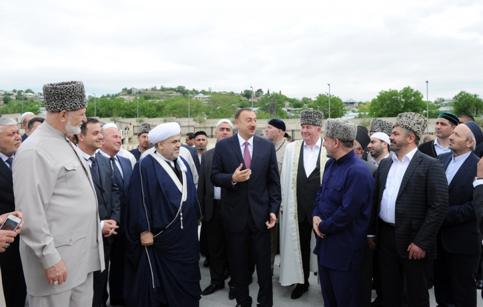 La Mosquée Juma à Chamakhy a rouvert ses portes