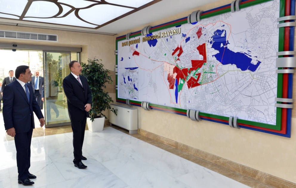Le président Ilham Aliyev a participé à l’inauguration du bâtiment administratif du Pouvoir exécutif de l’arrondissement Binagadi