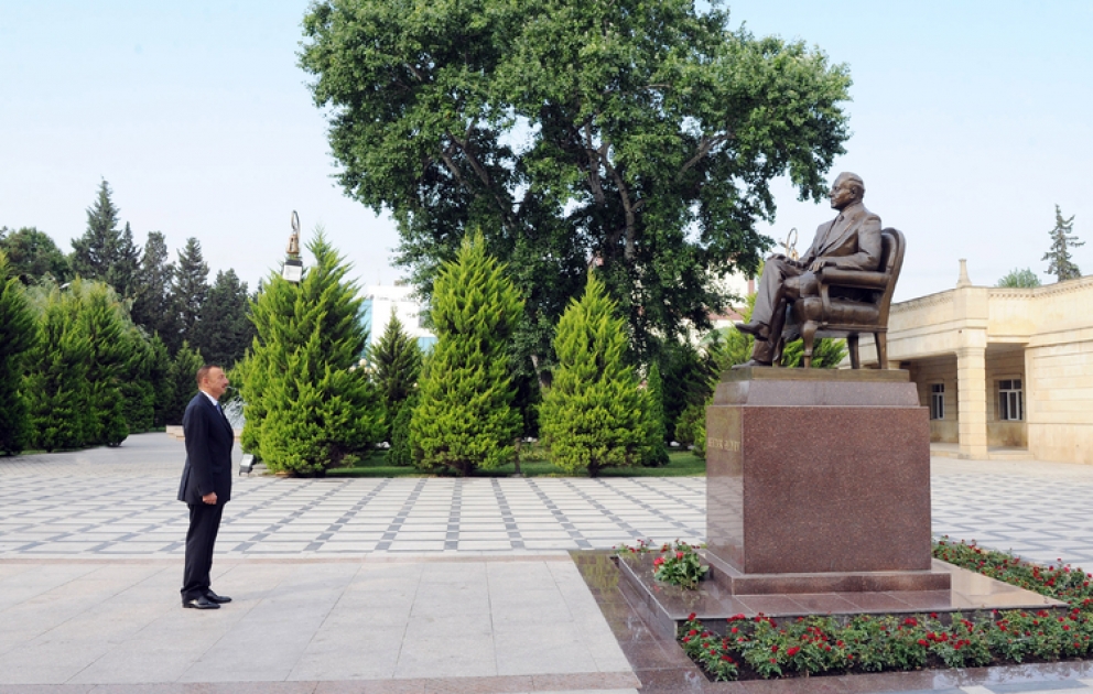 Le président Ilham Aliyev est arrivé à la région de Khatchmaz
