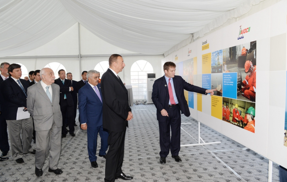Le président Ilham Aliyev s’est rendu à la plateforme « Ouest Chirag » afin de se familiariser l’avancement des travaux de construction