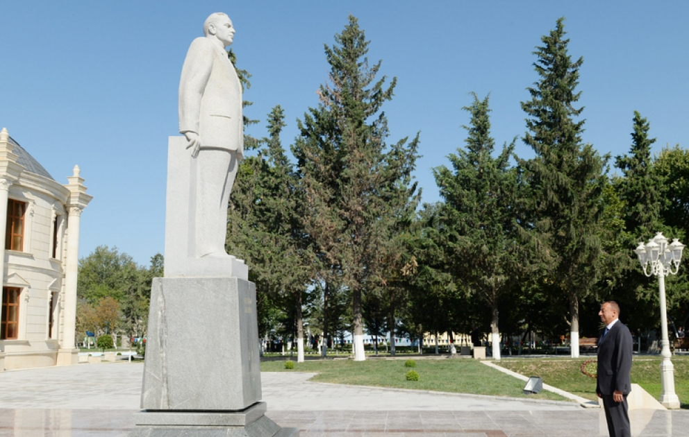 Le président azerbaïdjanais Ilham Aliyev en visite à la région de Kurdamir