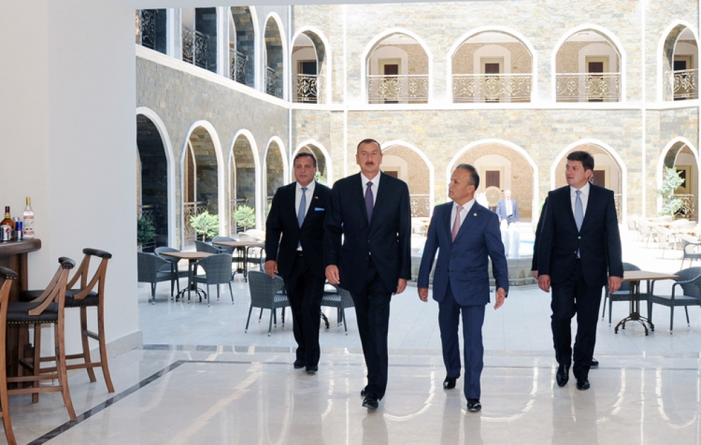 Le président azerbaïdjanais Ilham Aliyev a participé à l’inauguration du complexe hôtelier Gafgaz Karvansaray à Gabala
