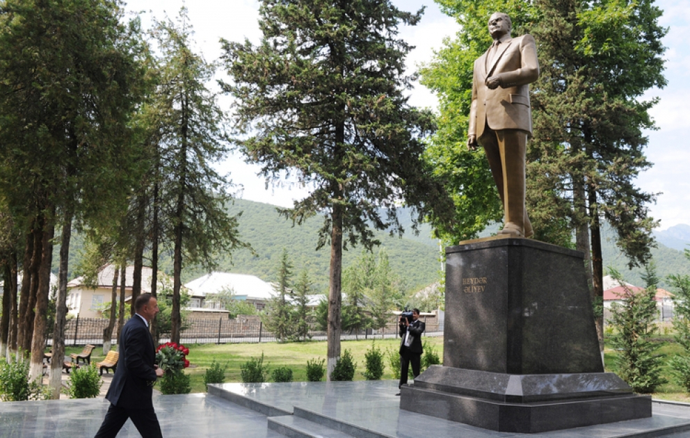 Le président azerbaïdjanais Ilham Aliyev est arrivé en visite à la région d’Oghouz