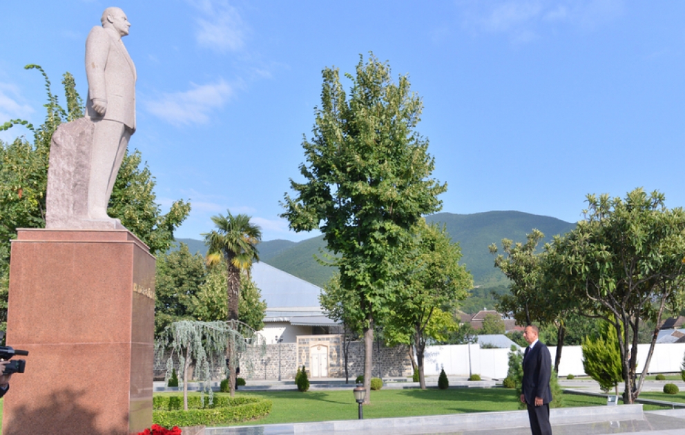 Le président azerbaïdjanais Ilham Aliyev est arrivé en visite à Chéki