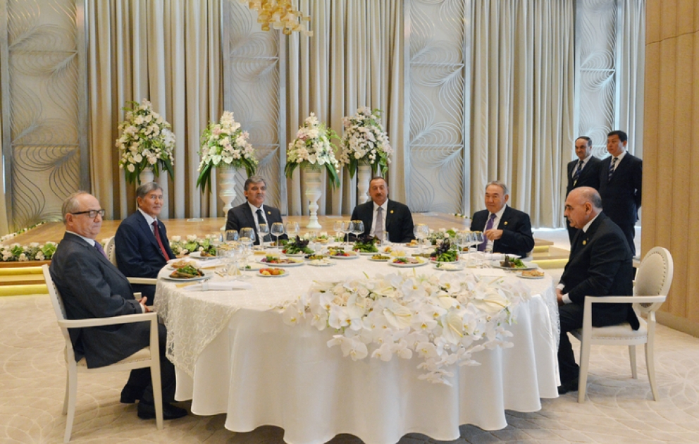 Le président azerbaïdjanais Ilham Aliyev a offert une réception en l’honneur des chefs d’Etat participant au IIIe sommet du Conseil de coopération des Etats turcophones à Gabala