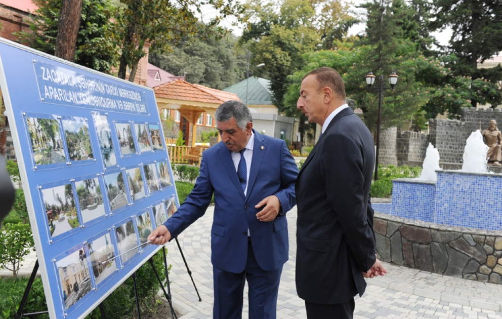 Le président azerbaïdjanais Ilham Aliyev a visité le centre historique de la ville de Zagatala après les travaux de reconstruction et réparation