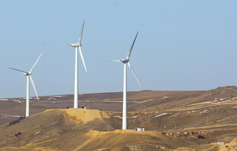 Dünyada ilk hibrid tipli müasir günəş və külək elektrik stansiyaları Qobustanda yerləşir