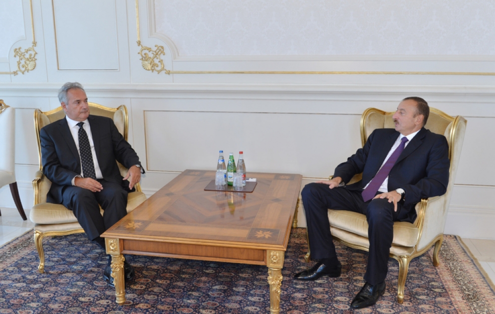 Azerbaijan President receives credentials of incoming Greek ambassador