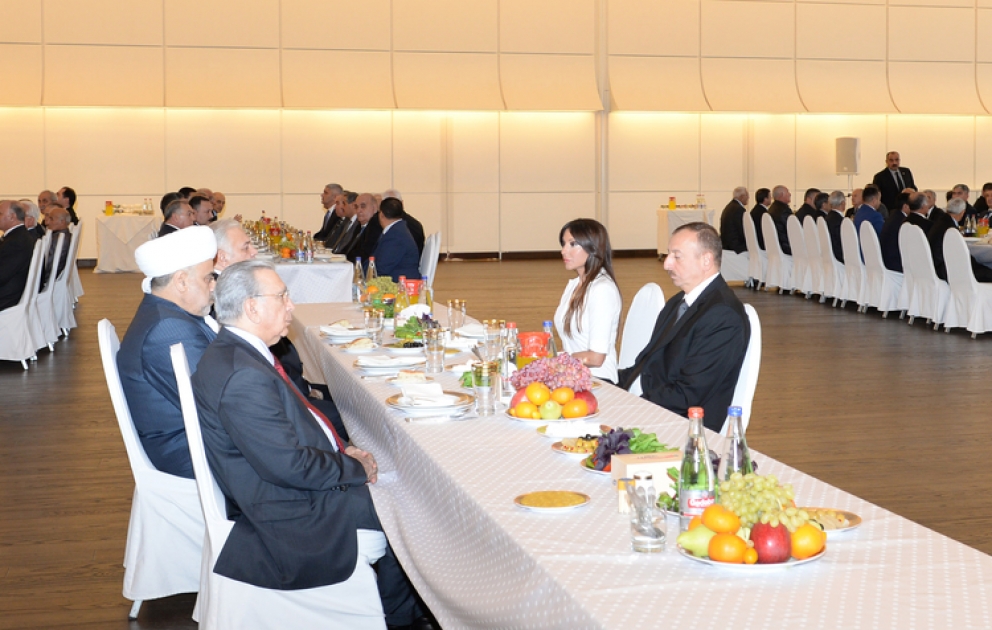 President Ilham Aliyev hosts ehsan dinner to commemorate anniversary of death of national leader Heydar Aliyev
