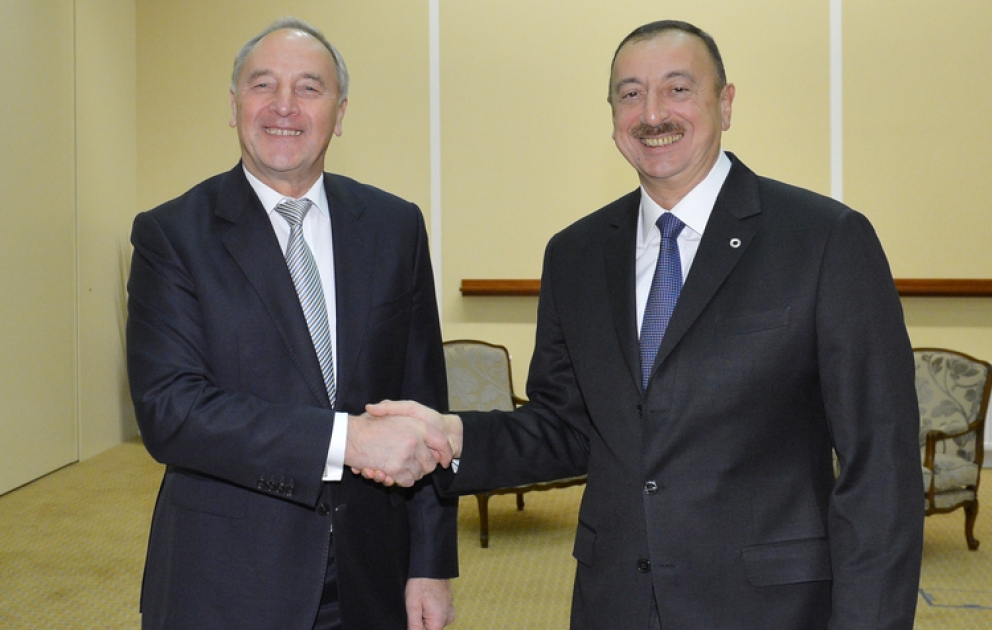 Azerbaijani President meets Latvian counterpart