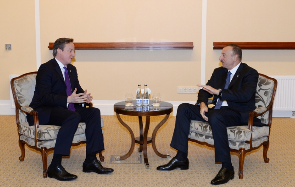 President Ilham Aliyev meets British PM David Cameron in Vilnius