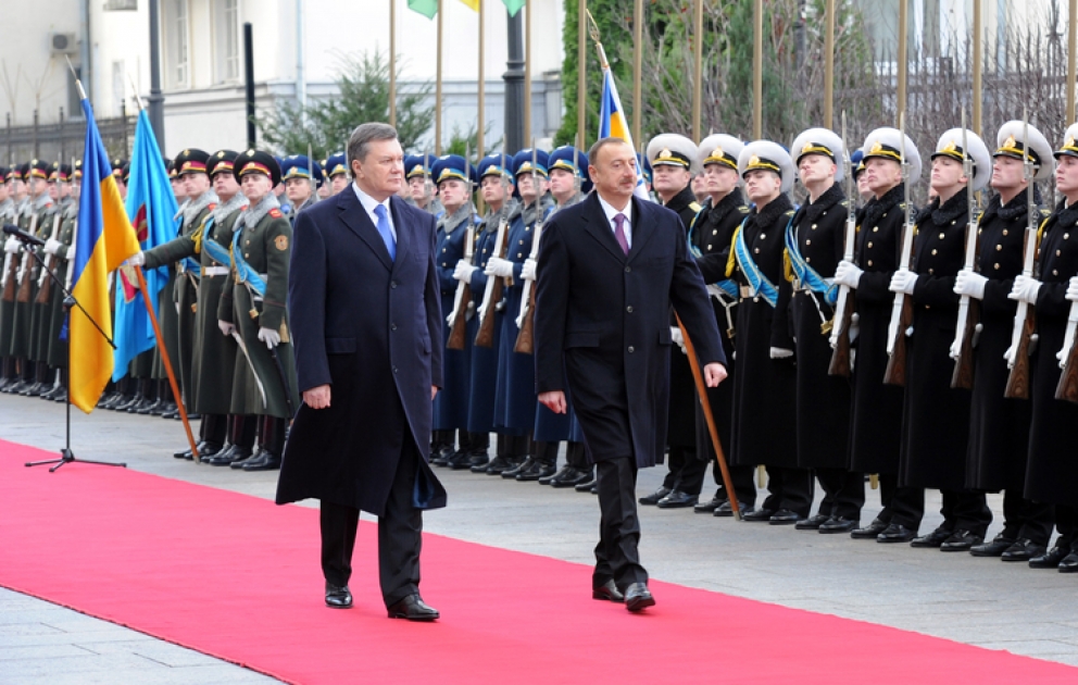 Azerbaijani President officially welcomed to Ukraine