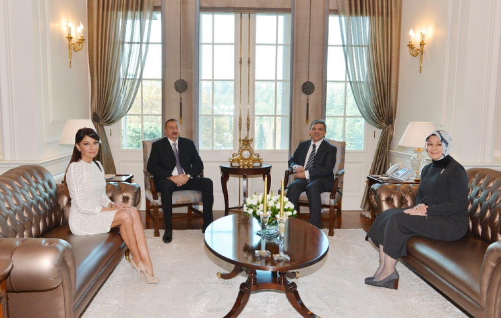 Azerbaijani, Turkish presidents and their spouses have joint meeting