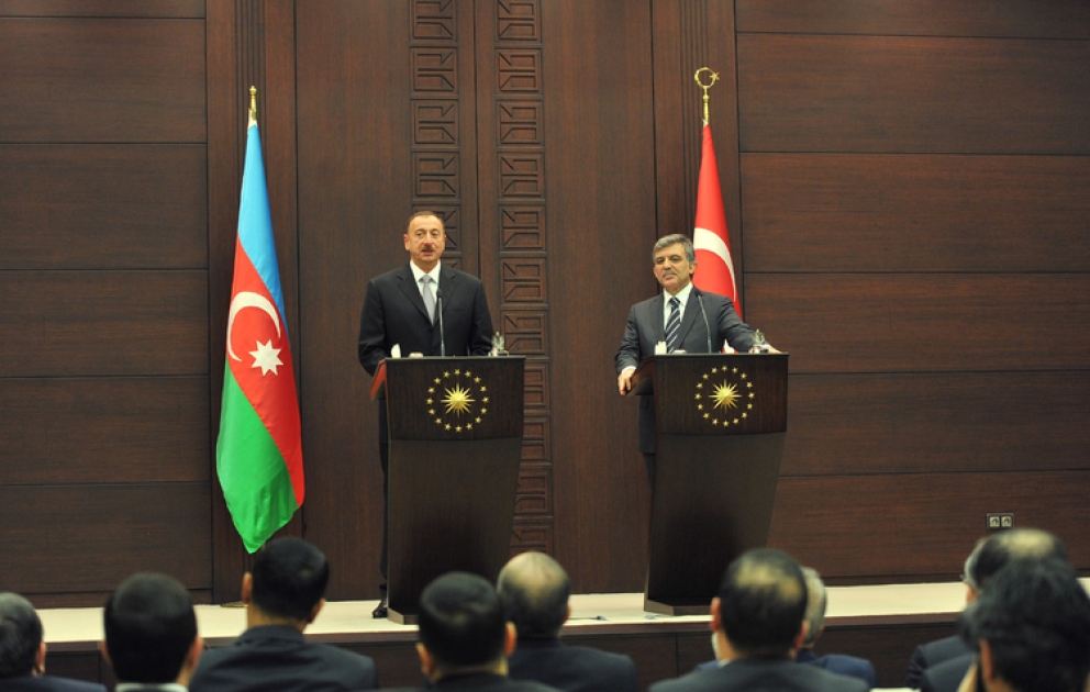 Azerbaijani, Turkish presidents give joint press conference