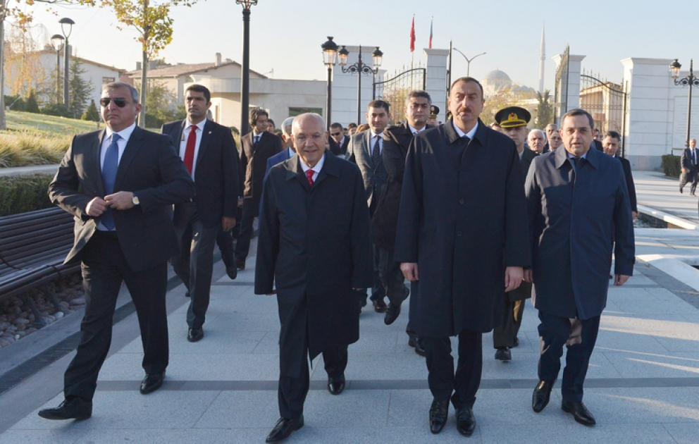 Azerbaijani President visits Heydar Aliyev Park in Ankara