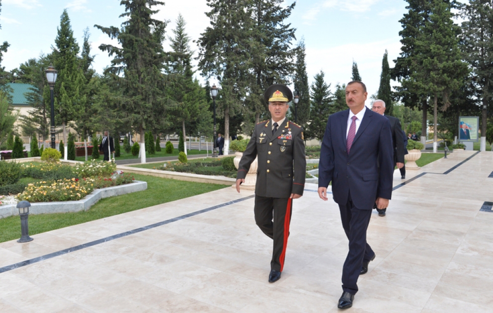 Visite de la cité militaire de l’unité militaire de Chamkir