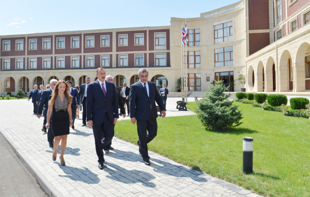 Le président Ilham Aliyev a visité la branche à Chamkir de l’école Oxford à Bakou