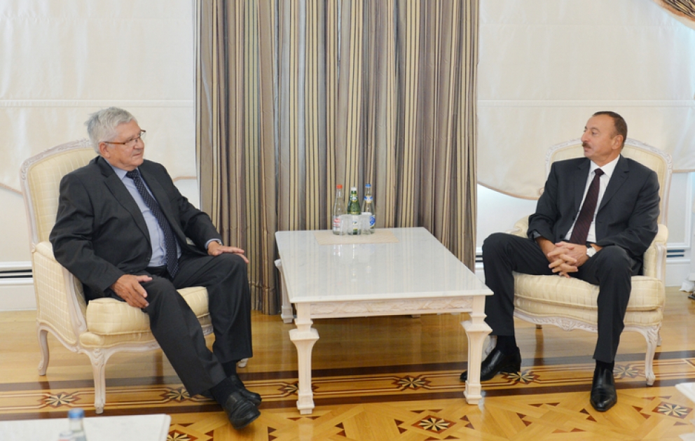 Le président Ilham Aliyev a reçu le coordinateur spécial du président en exercice de l’OSCE pour l’observation des élections présidentielles en Azerbaïdjan et le chef du groupe d’amitié France-Azerbaïdjan de l’Assemblée nationale française