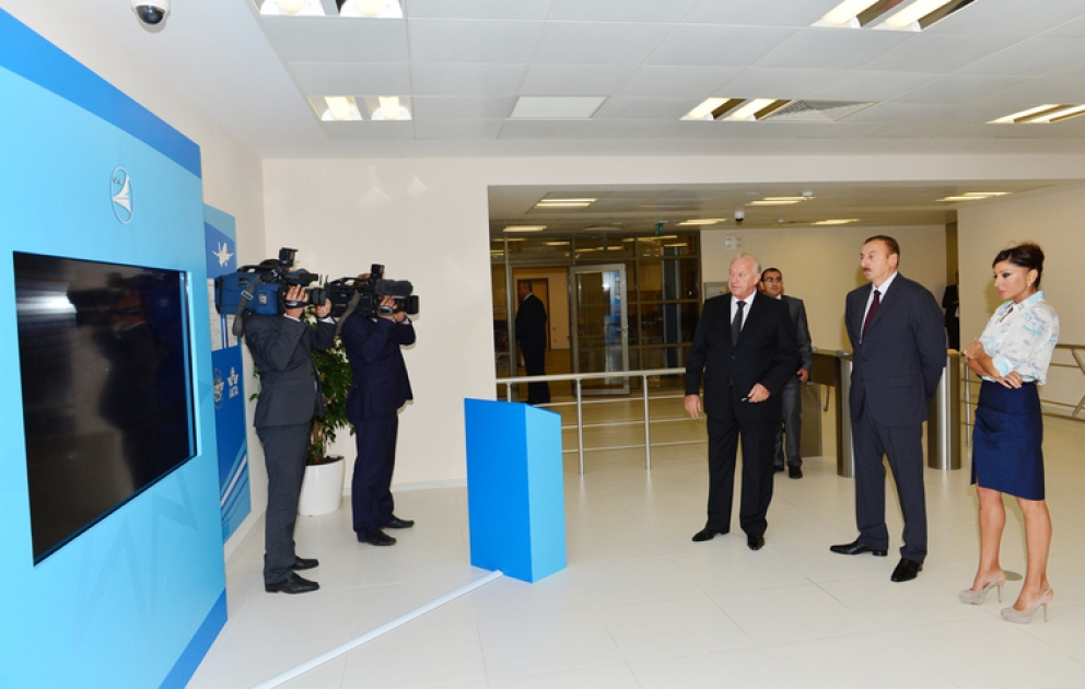Le président Ilham Aliyev a participé à l’inauguration du nouveau Centre pour la gestion du trafic aérien du Bureau du trafic aérien « Azeraéronavigation » de la SARL «Azerbaïdjan Hava Yollari»