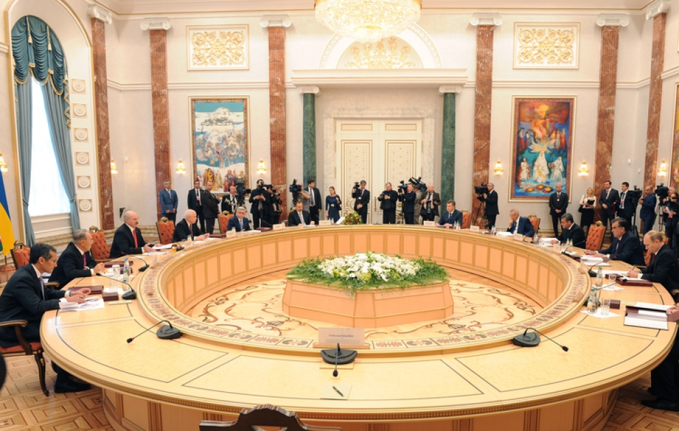 Le président azerbaïdjanais Ilham Aliyev participe à la réunion des chefs d’Etat de la CEI