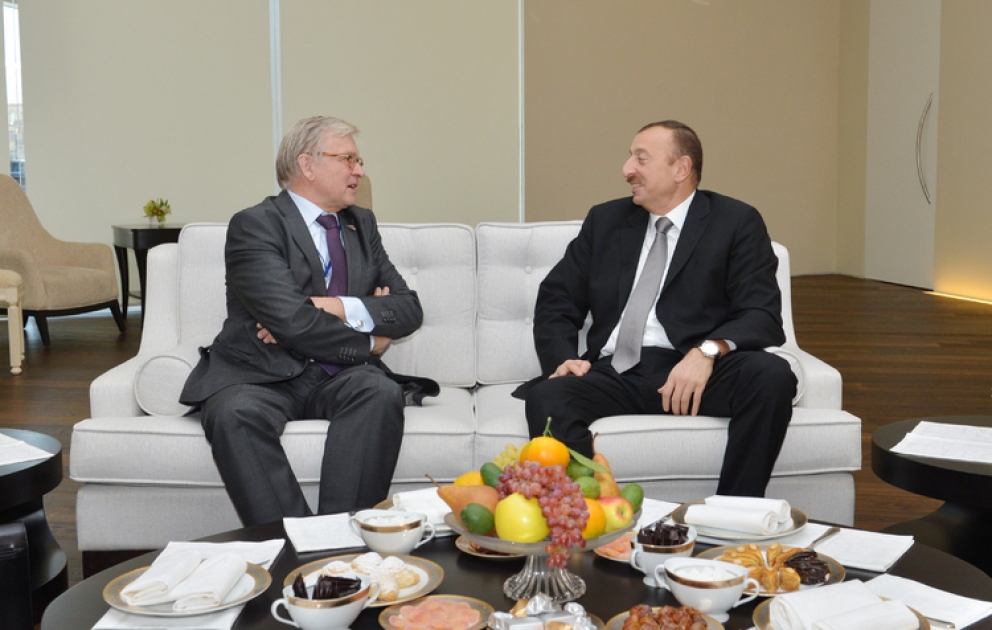 Le président Ilham Aliyev a reçu René van der Linden, ancien président de l’Assemblée parlementaire du Conseil de l’Europe, président du groupe d’amitié Azerbaïdjan – Pays-Bas