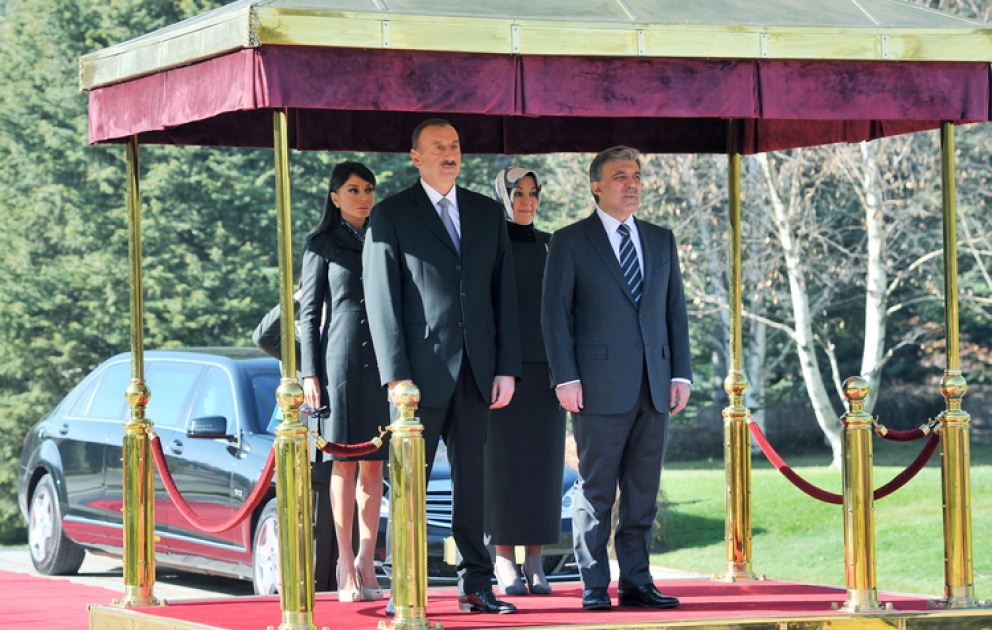Le président azerbaïdjanais Ilham Aliyev accueilli au palais de Çankaya