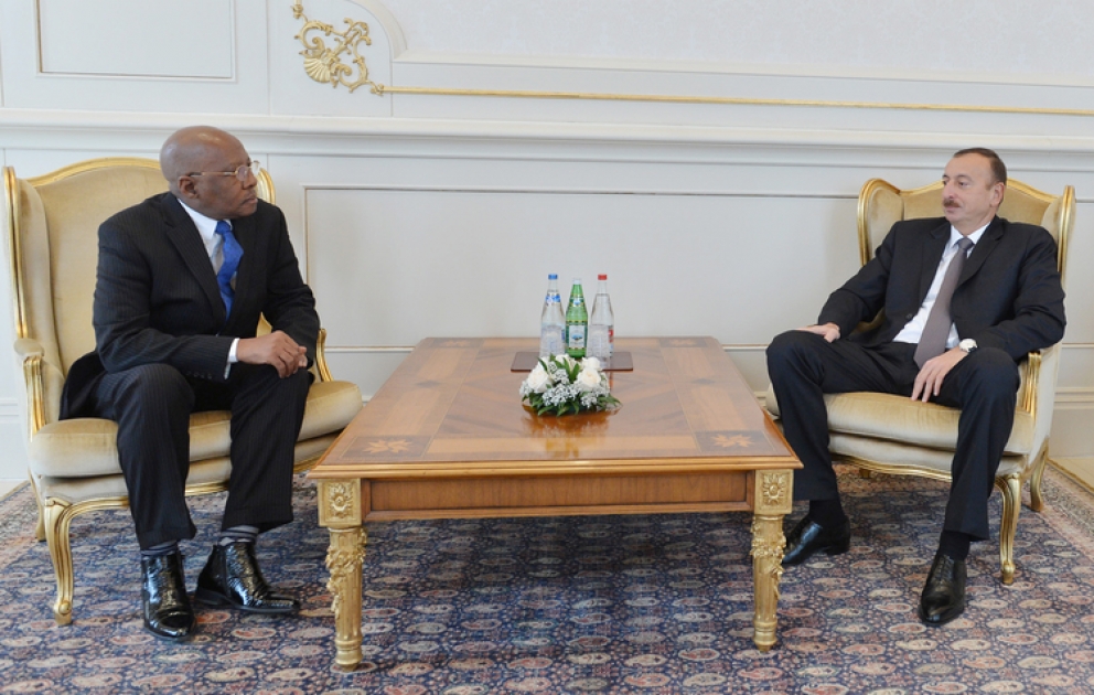 Le président Ilham Aliyev a reçu les lettres de créance du nouvel ambassadeur de Guinée en Azerbaïdjan