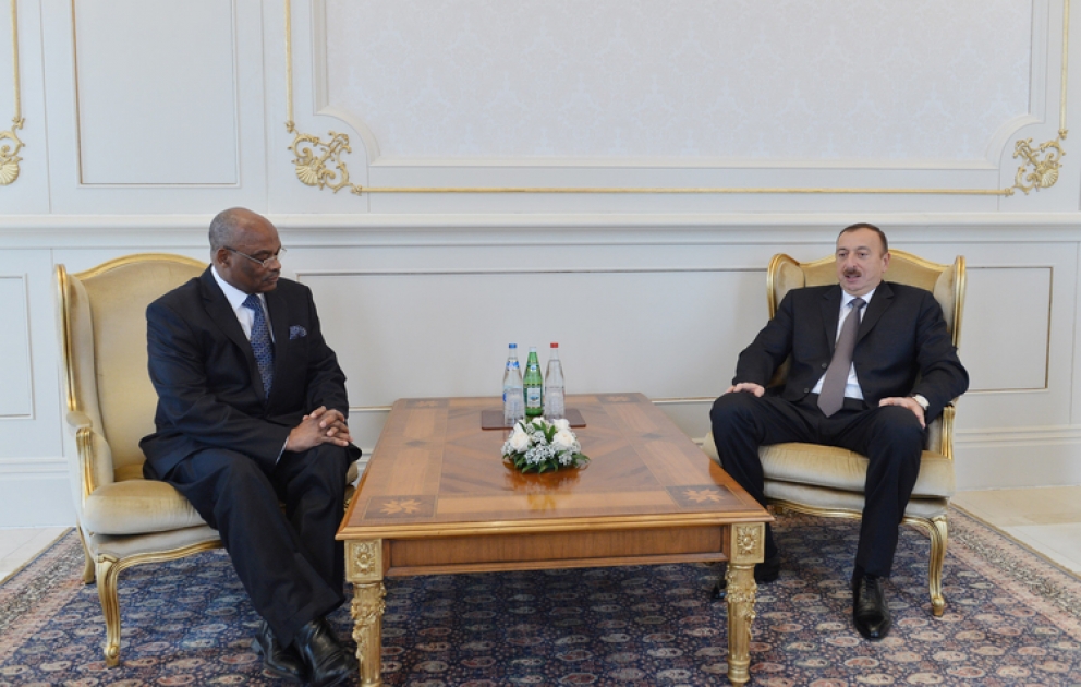 Le président Ilham Aliyev a reçu les lettres de créance du nouvel ambassadeur de Zambie en Azerbaïdjan