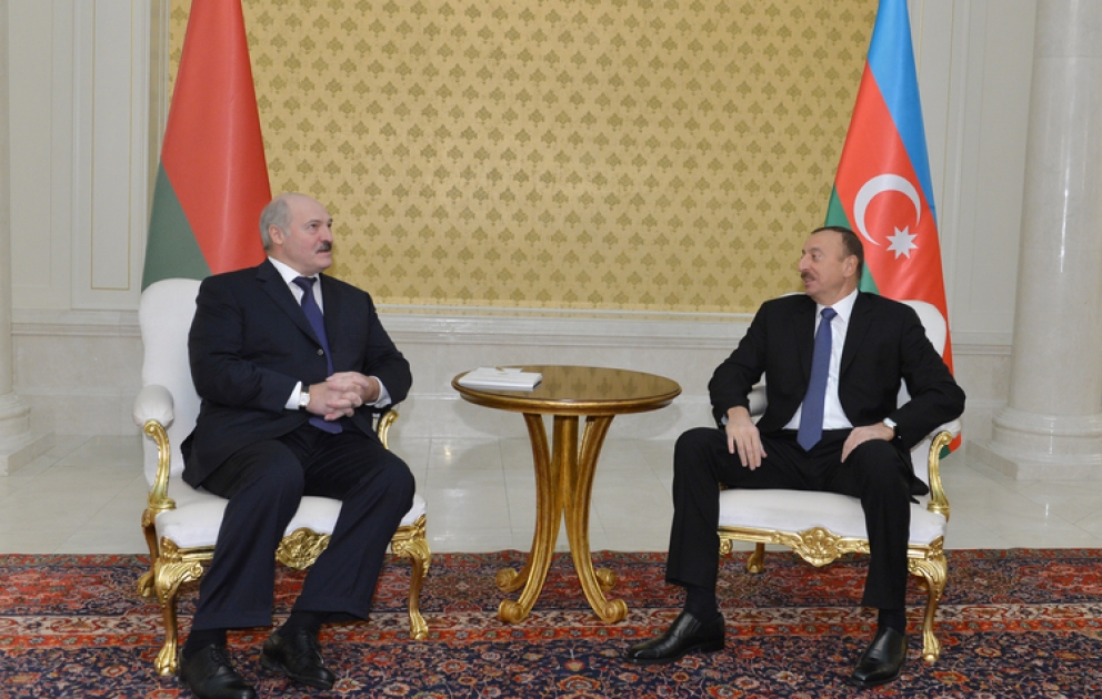 Entretien en tête à tête entre le président azerbaïdjanais Ilham Aliyev et son homologue biélorusse Alexandre Loukachenko