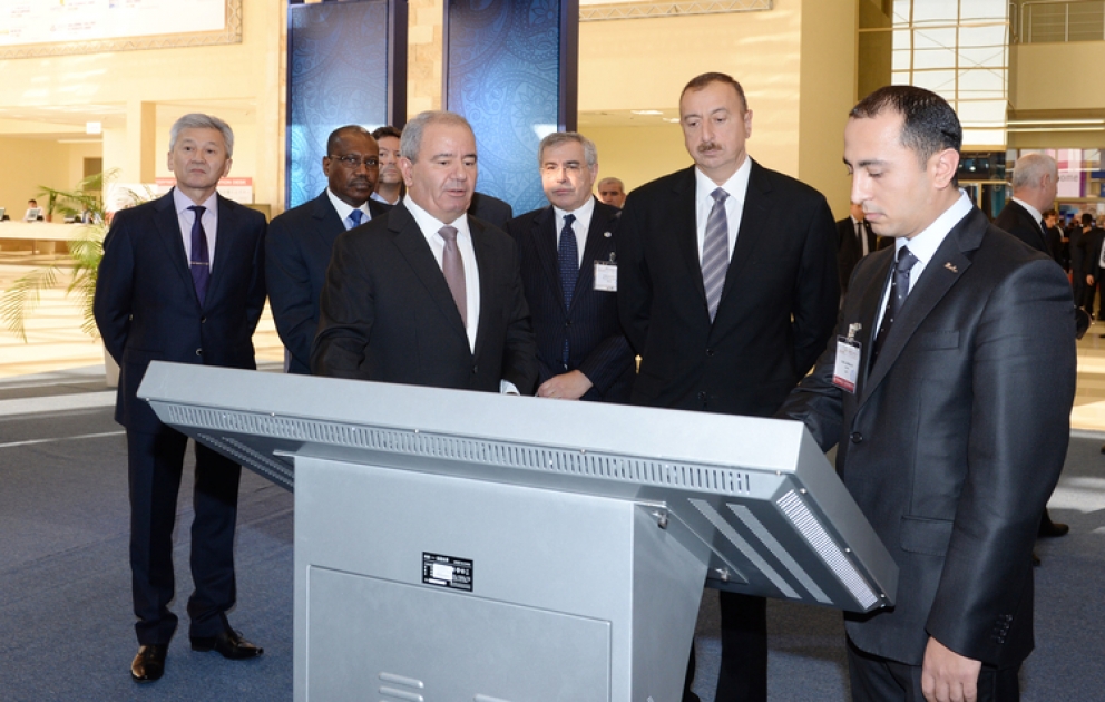 Le président Ilham Aliyev a visité le 19e Salon international des télécommunications et des technologies de l’information d’Azerbaïdjan BakuTel-2013