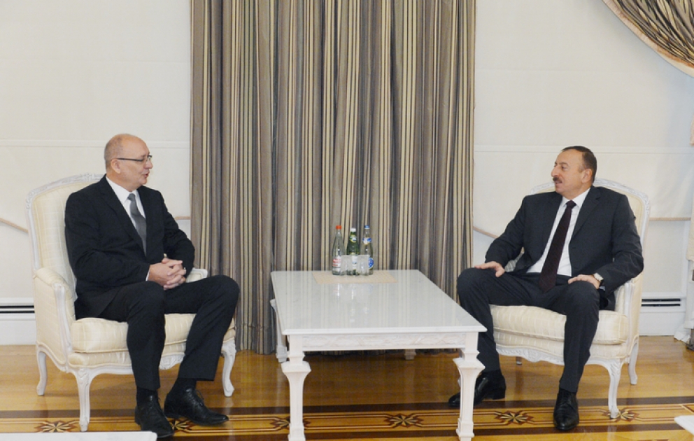Le président Ilham Aliyev a reçu l’ambassadeur tchèque en Azerbaïdjan à l’occasion de l’achèvement de son mandat diplomatique dans le pays