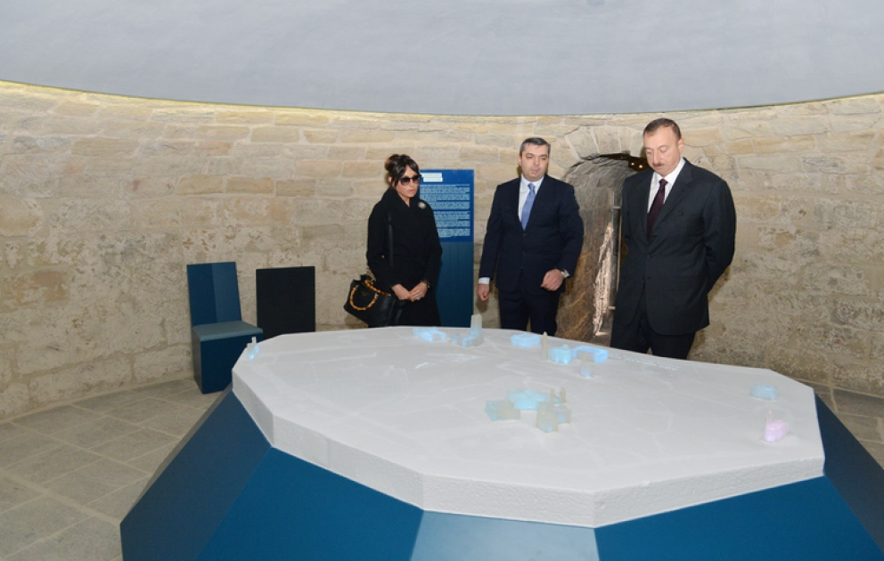 Le président Ilham Aliyev a visité la Tour de la Vierge afin de constater l’avancement des travaux de consolidation