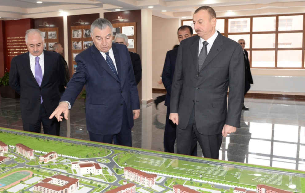 Prezident İlham Əliyev Gəncədə 1500 məcburi köçkün ailəsi üçün tikilmiş yeni yaşayış məhəlləsi ilə tanış olub