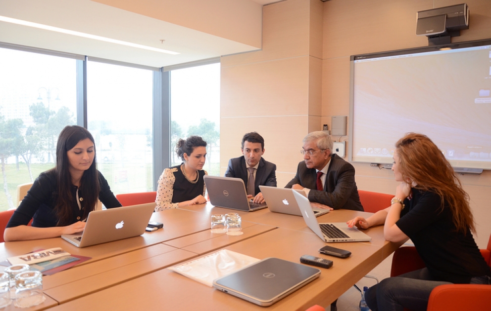 “ADA” Universiteti rektorunun iştirakı ilə onlayn forum keçirilib