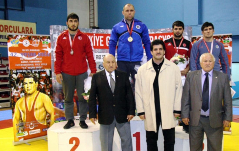 Azərbaycan güləşçiləri İstanbulda keçirilən beynəlxalq turnirdə beş medal qazanıblar