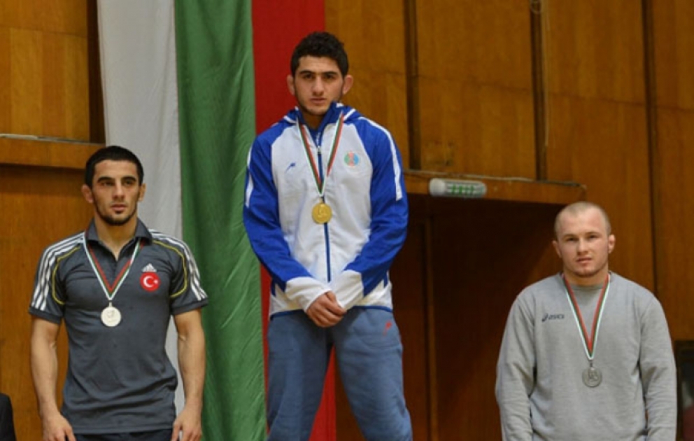 Azərbaycan güləşçiləri Bolqarıstanda keçirilən beynəlxalq turnirin ilk günündə iki medal qazanıblar