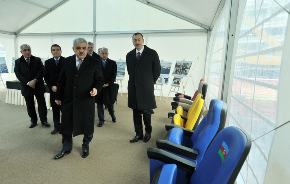 Azərbaycan Prezidenti İlham Əliyev Bakı Olimpiya Stadionunda tikinti işlərinin gedişi ilə tanış olub