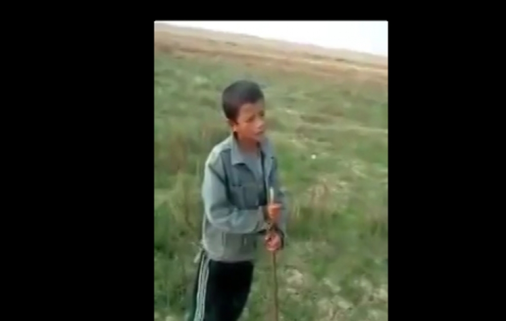 İnternetdə muğamı gözel avazla ifa edən azyaşlı oğlanın videosu yayılıb