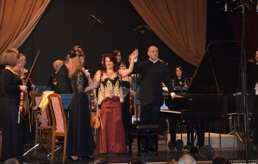Dirijor Yalçın Adıgözəlov və pianoçu Yeganə Axundova Budapeştdə uğurlu konsert proqramı ilə çıxış ediblər