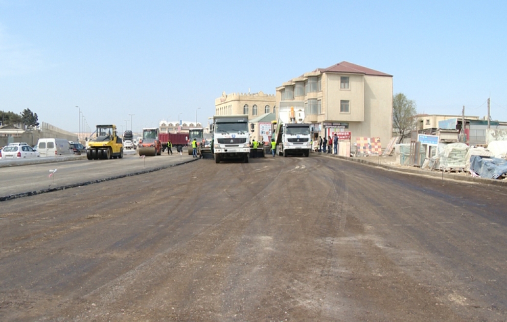 Paytaxtın Ziya Bünyadov prospektində asfalt-beton işlərinə başlanıb