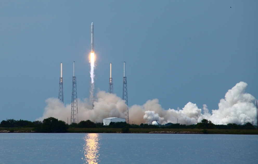Amerikanın Falcon 9 raketi uğurla sınaqdan keçirilib