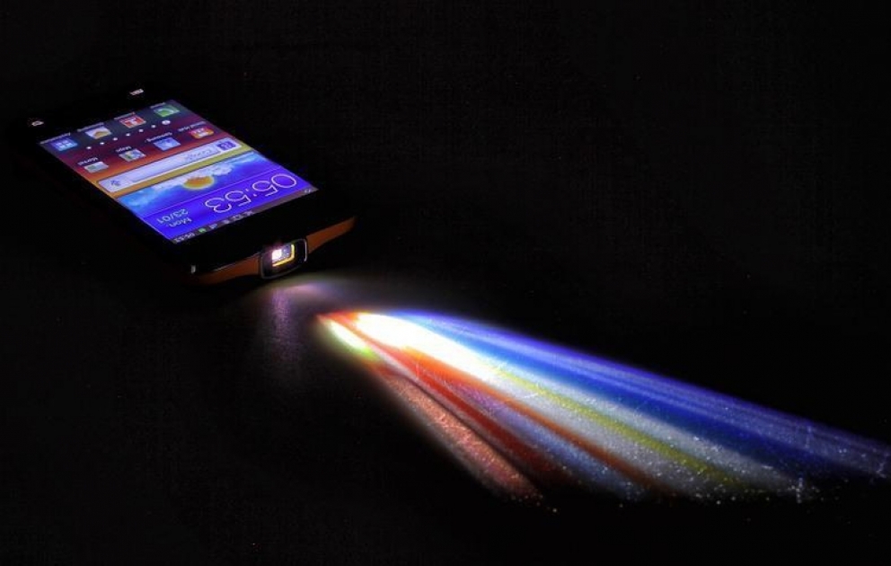 “Galaxy Beam 2” smartfonu nümayiş etdirilib