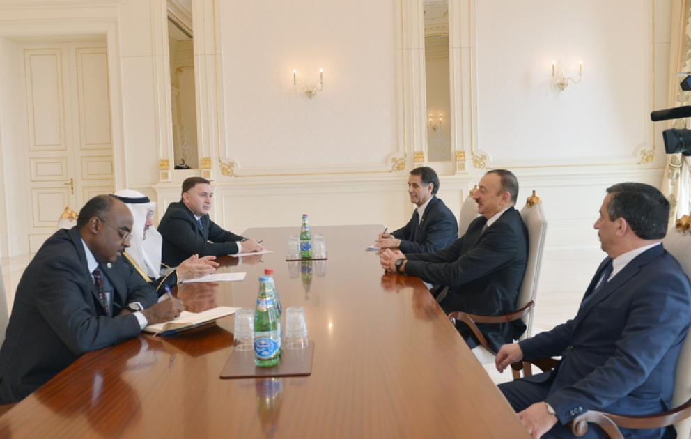 Präsident von Aserbaidschan Ilham Aliyev den Generalsekretär der Organisation für Islamische Zusammenarbeit empfangen