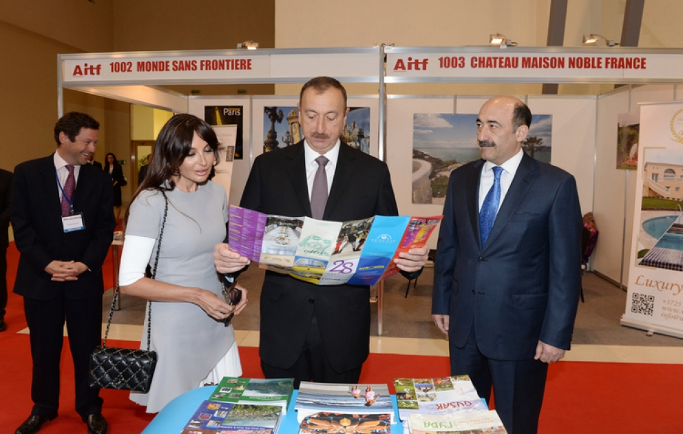 Präsident Ilham Aliyev die XIII. Internationale Ausstellung für Tourismus und Reisen “AITF-2014“ besucht